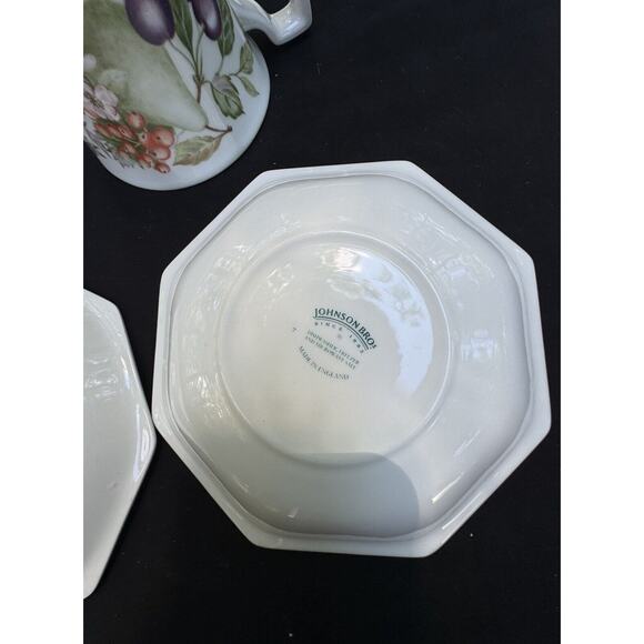 4 Johnson Brothers FRESH FRUIT Pedestal Cup & Octagon Saucer Sets Nice! S1 - Picture 9 of 9